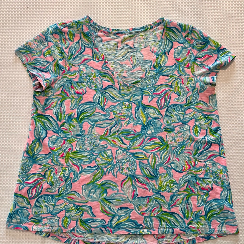 Lilly Pulitzer Pink Blue Green Floral V-Neck Short Sleeve Tee